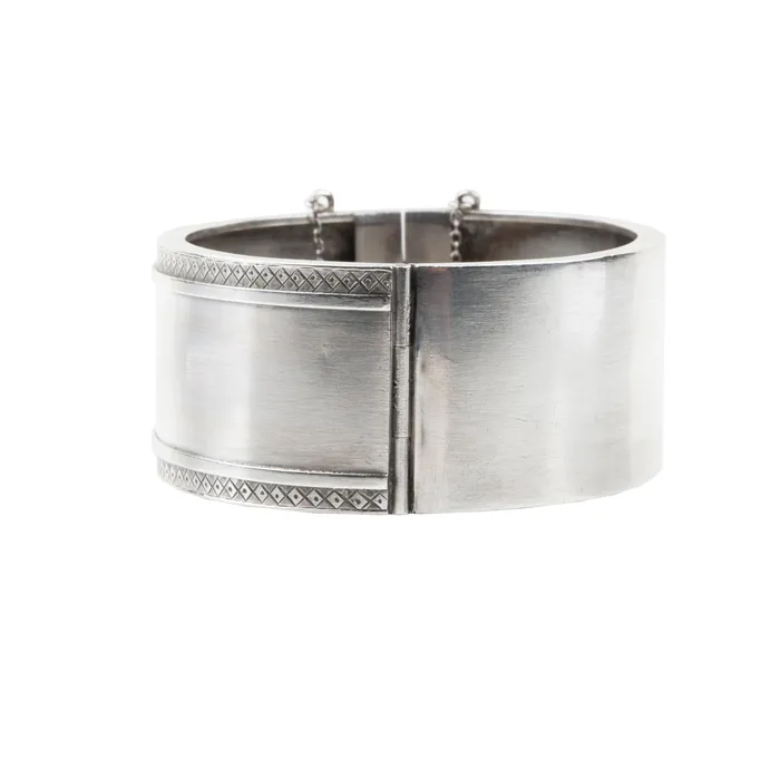Bracelets Victorian era sterling silver Bangle Bell Bird Antiques