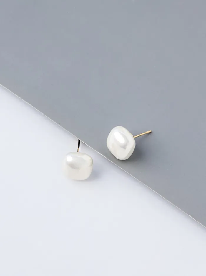 Earrings Curio Cottage Ivory Pearl Cube Stud Earrings