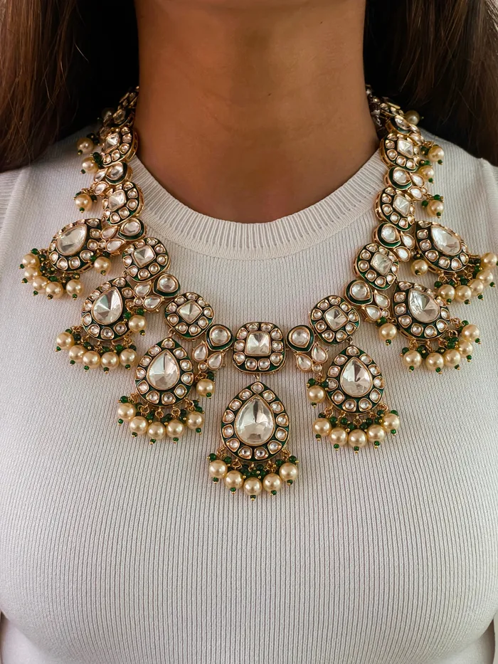 PRERTO ECOMMERCE PRIVATE LIMITED Necklaces Kundan Pearl Emerald Detail Hanging Statement Necklace Set Necklace Earrings Mang Tika PRERTO ECOMMERCE PRIVATE LIMITED Necklaces Kundan Pearl Emerald Detail Hanging Statement Necklace Set Necklace Earrings Mang Tika