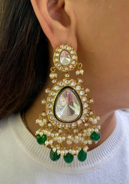 PRERTO ECOMMERCE PRIVATE LIMITED Necklaces Kundan Pearl Emerald Detail Hanging Statement Necklace Set Necklace Earrings Mang Tika