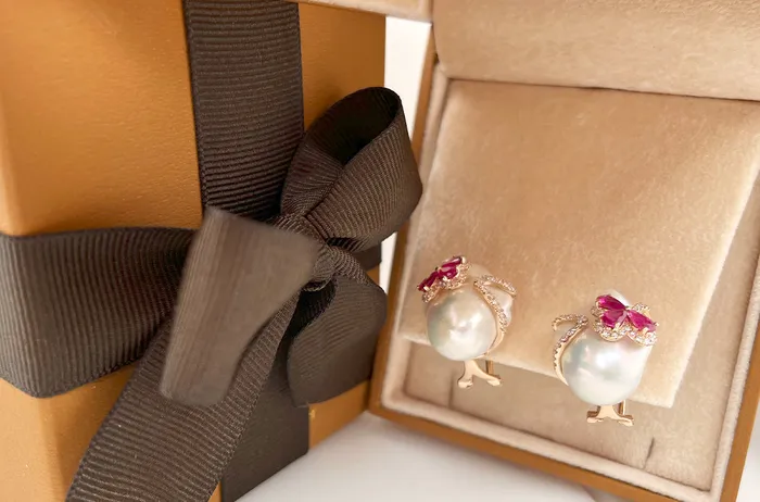 Albert Hern Earrings Earrings 18kt Gold Baroque Pearls with Rubies Diamonds Flowers Albert Hern Earrings Earrings 18kt Gold Baroque Pearls with Rubies Diamonds Flowers