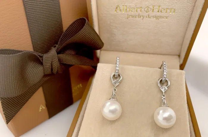 Albert Hern Earrings Earrings 18kt Gold Detachable Pearls Diamonds Drop
