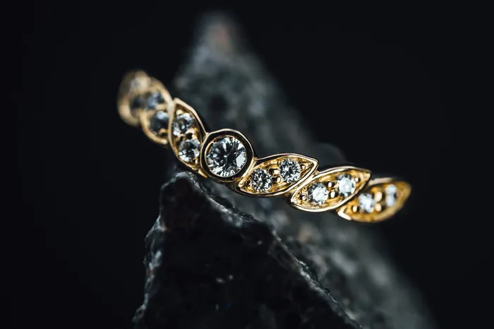 Art FX fine jewelry Rings 14k Yellow Gold Curved Diamond Ring