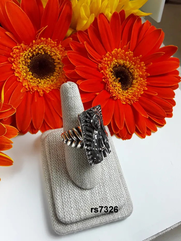 rs7326 Silver Rectangle Virgin Ring Dian Malouf Rings