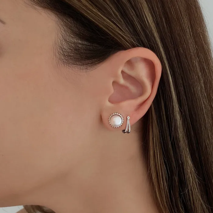 Alev Collection Diamond Lobe Stud Earrings Earrings