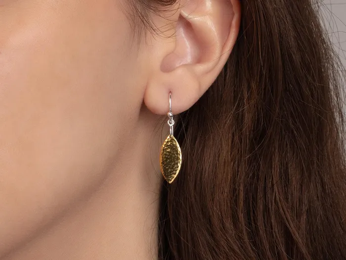 GG SILVER CLS GURHAN Willow Sterling Silver Single Drop Earrings 18mm Flake Wire Hook Gold Accents Earrings GG SILVER CLS GURHAN Willow Sterling Silver Single Drop Earrings 18mm Flake Wire Hook Gold Accents Earrings