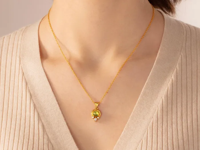 GURHAN Muse Gold Peridot Pendant Necklace 7mm Round set in Wide Frame GG GOLD OOAK Necklaces GURHAN Muse Gold Peridot Pendant Necklace 7mm Round set in Wide Frame GG GOLD OOAK Necklaces