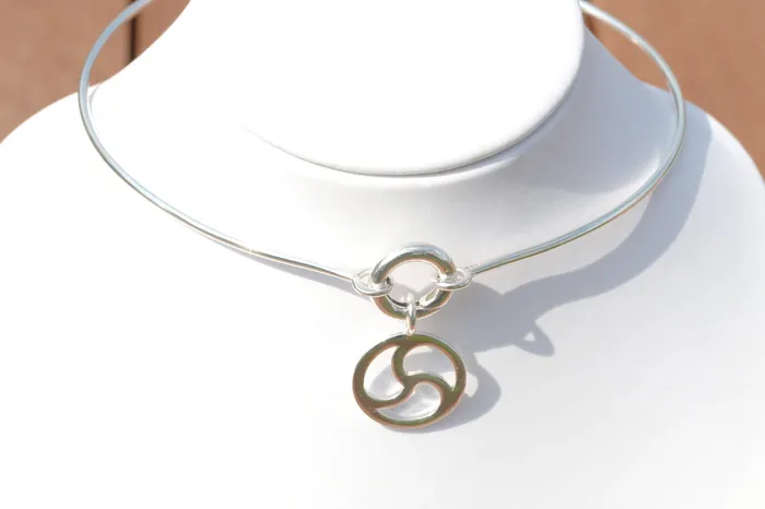 Erosmoon Sterling Silver Day Collar with Concealed Closing and BDSM Triskele Pendant Necklaces Erosmoon Sterling Silver Day Collar with Concealed Closing and BDSM Triskele Pendant Necklaces