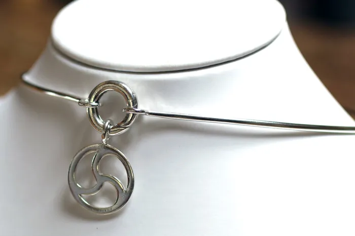 Erosmoon Sterling Silver Day Collar with Concealed Closing and BDSM Triskele Pendant Necklaces Erosmoon Sterling Silver Day Collar with Concealed Closing and BDSM Triskele Pendant Necklaces