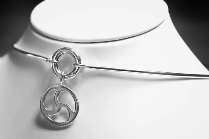 Erosmoon Sterling Silver Day Collar with Concealed Closing and BDSM Triskele Pendant Necklaces Erosmoon Sterling Silver Day Collar with Concealed Closing and BDSM Triskele Pendant Necklaces