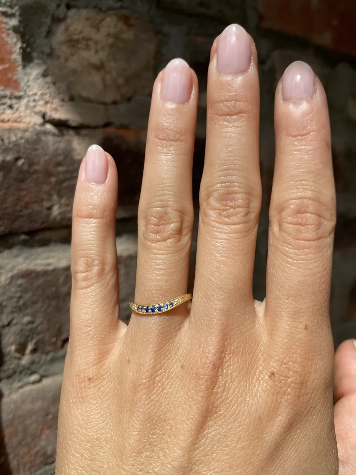 Hiroyo Rings Bright Cut U Band Blue Sapphires