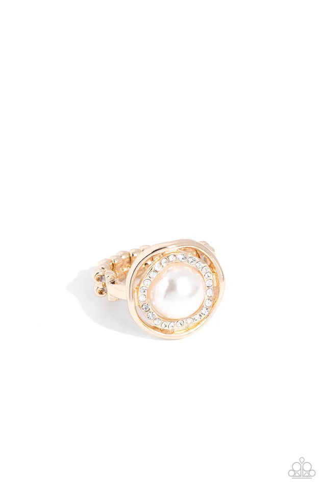 Paparazzi Accessories Rings Chic Center Gold Ring Jewelry by Bretta